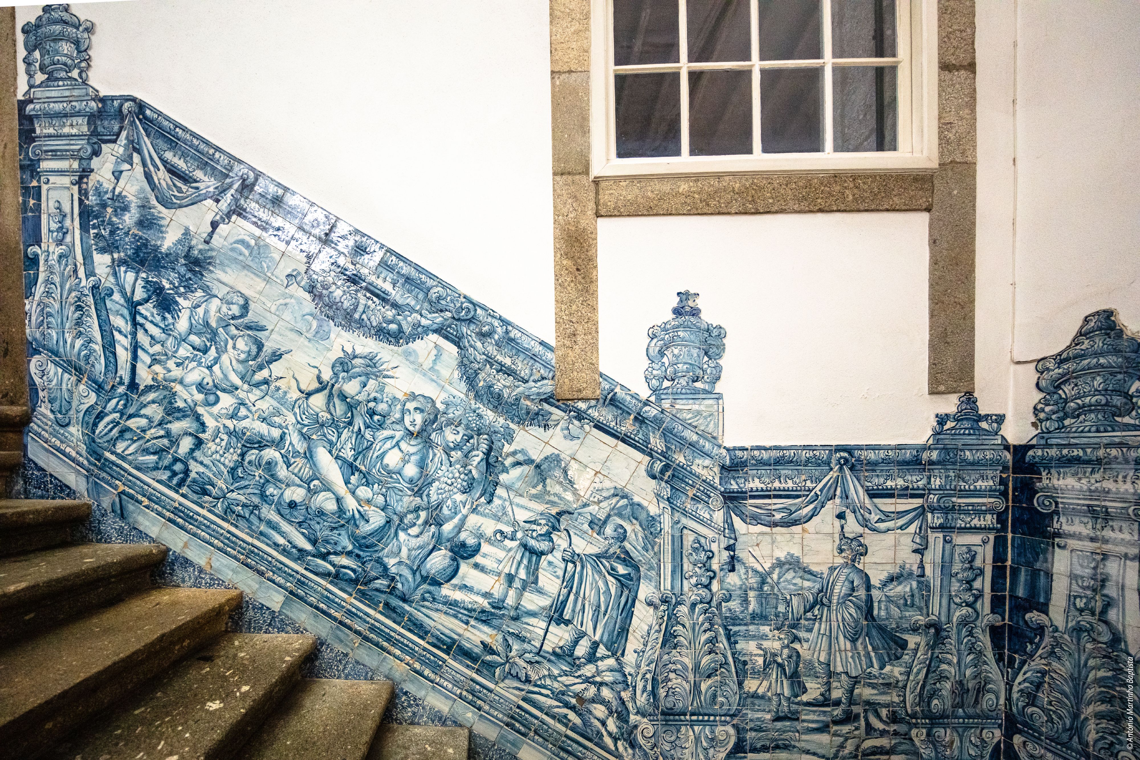 escadaria principal_mitologia.jpg